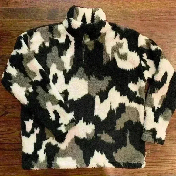 Women's Eddie Bauer Black, White & Gray Fuzzy Sweater Size Large - Picture 1 of 6